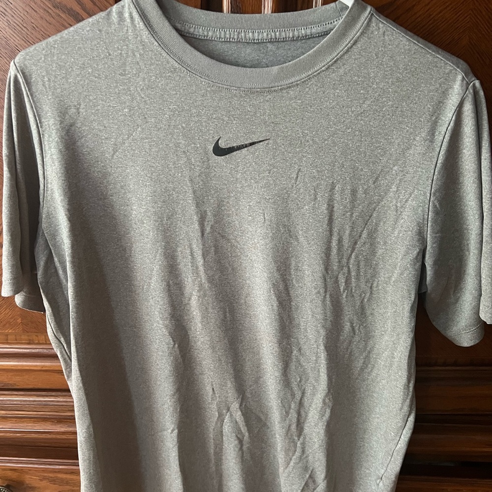 Nike mens small dri fit shirt